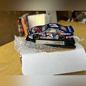 Rare 1998 dale Earnhardt Race Car Limited edition